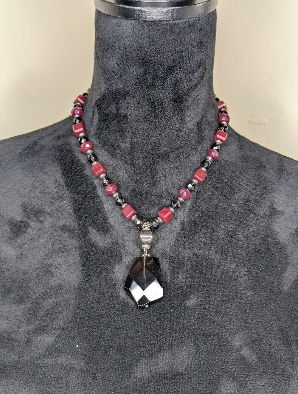 Red And Black Stone Necklace